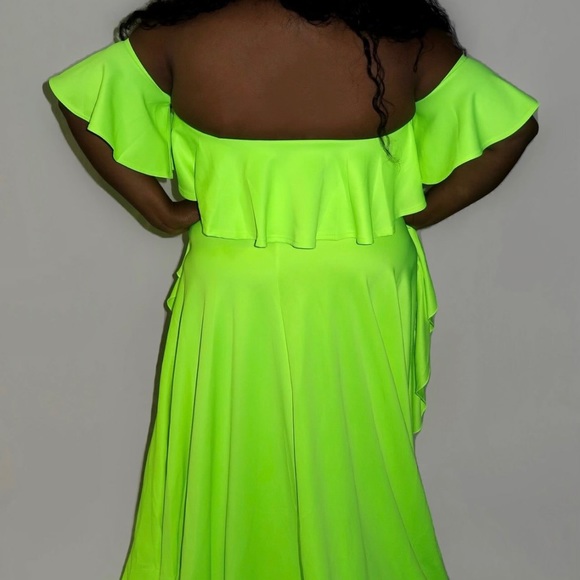Lime green 2 piece skirt set - Picture 3 of 3